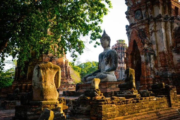 Oturan Buda heykeli, Ayutthaya, Tayland