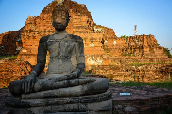 泰国Ayutthaya坐佛像 — 图库照片