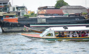 Tayland. Bangkok 'ta. Chao Phraya Nehri 'nin güzel manzarası.