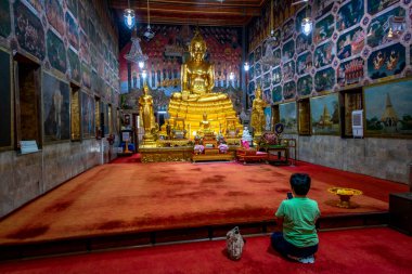 Tayland. Bangkok 'ta. Wat Paknam Bhasicharoen Tapınağı