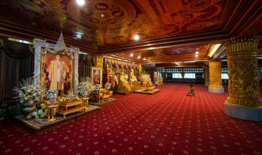 Tayland. Bangkok 'ta. Wat Paknam Bhasicharoen Tapınağı