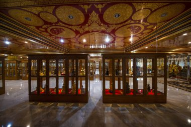 Tayland. Bangkok 'ta. Wat Paknam Bhasicharoen Tapınağı