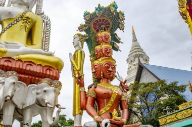 Tayland. Bangkok 'ta. Wat Paknam Bhasicharoen Tapınağı