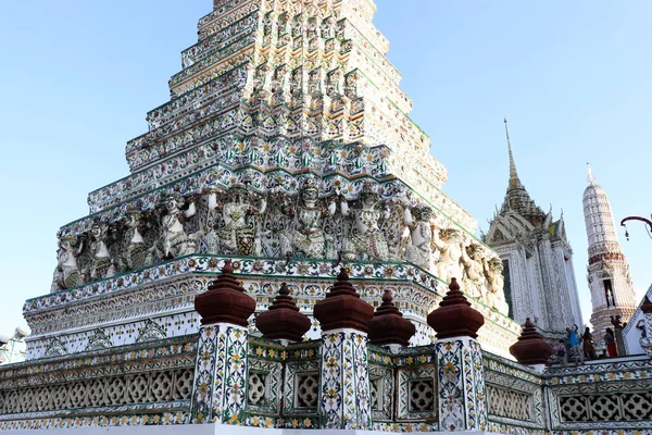 Niski Kąt Widzenia Wat Arun Temple Bangkoku Tajlandia — Zdjęcie stockowe