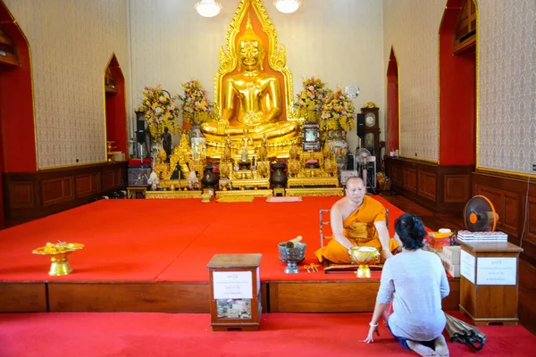 Tailandia Bangkok Templo Wat Traimit — Foto de Stock