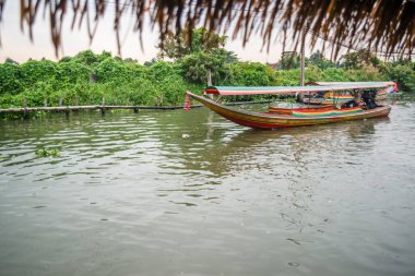 Tayland. Bangkok 'ta. Talingchan Yüzen Piyasa.