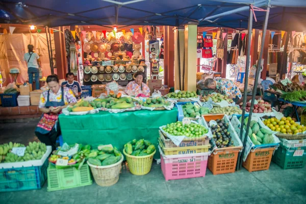 Таиланд Бангкок Талинчанский Плавучий Рынок — стоковое фото