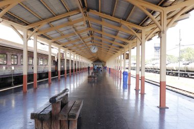 Tayland. Chiang Mai. Şehirdeki Tren İstasyonu manzarası.