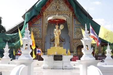 Tayland. Chiang Mai. Bir Budist tapınağının manzarası.