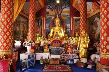 Tayland. Chiang Mai. Şehirde bir Budist tapınağı..