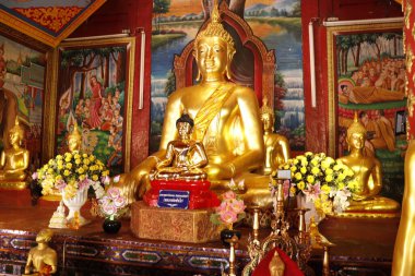 Tayland. Chiang Mai. Şehirde bir Budist tapınağı..