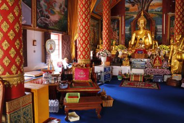 Tayland. Chiang Mai. Şehirde bir Budist tapınağı..