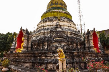 Tayland. Chiang Mai. Bir Budist tapınağı..