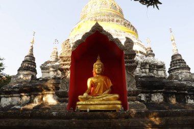 Tayland. Chiang Mai. Bir Budist tapınağı..