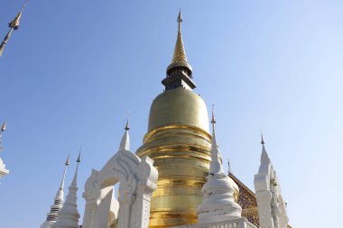 Tayland. Chiang Mai. Bir Budist tapınağı..