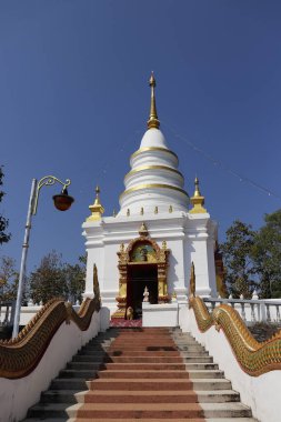 Tayland. Chiang Mai. Bir Budist tapınağı..