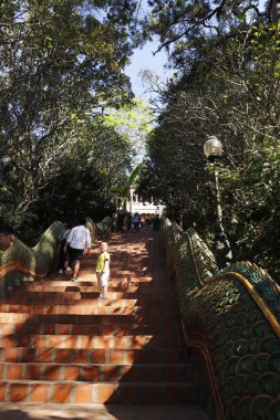 Tayland. Chiang Mai. Wat Doi Suthep tapınağının manzarası..