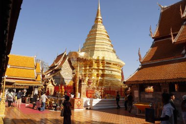 Tayland. Chiang Mai. Wat Doi Suthep tapınağının manzarası..