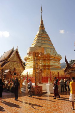 Tayland. Chiang Mai. Wat Doi Suthep tapınağının manzarası..