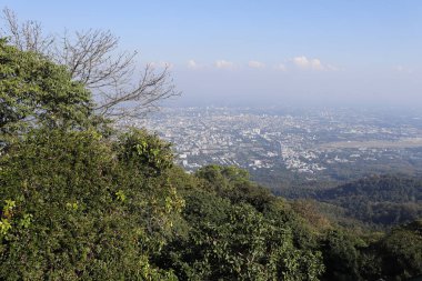 Tayland. Chiang Mai. Wat Doi Suthep tapınağının manzarası..