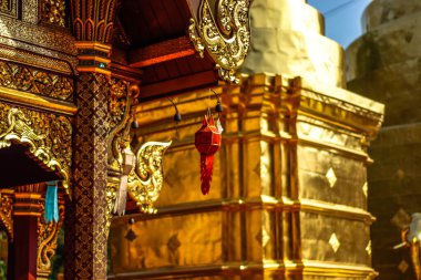 Tayland. Chiang Mai. Wat Phra Singh tapınağının manzarası..