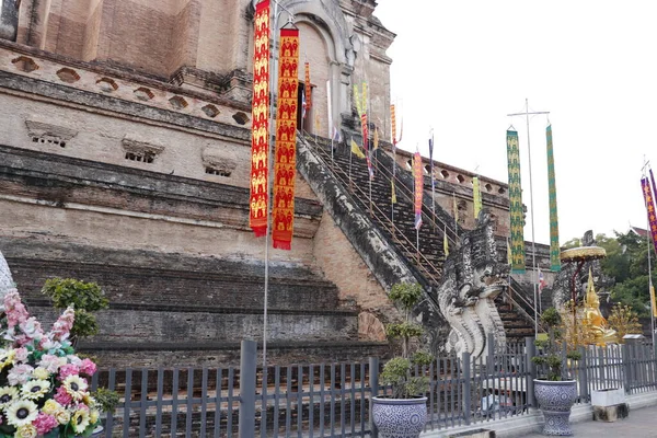 Ταϊλάνδη Τσιάνγκ Μάι Μια Θέα Του Wat Chedi Luang Ναού — Φωτογραφία Αρχείου