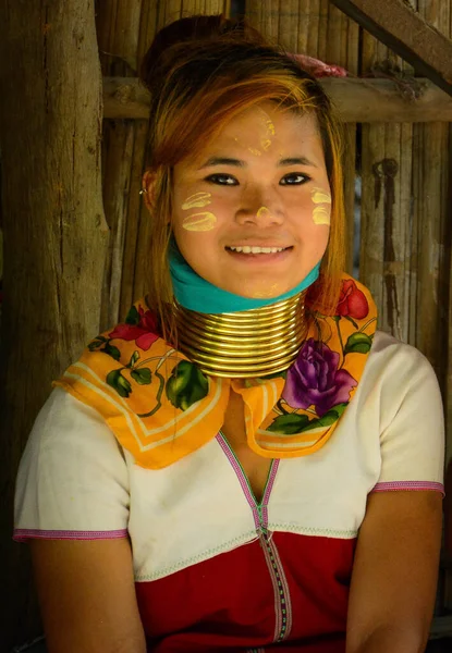 Tayland. Chiang Mai. Zürafalar Kadın Köyü