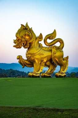 Tayland. Chiang Rai. Şehirdeki Singha Heykeli manzarası.