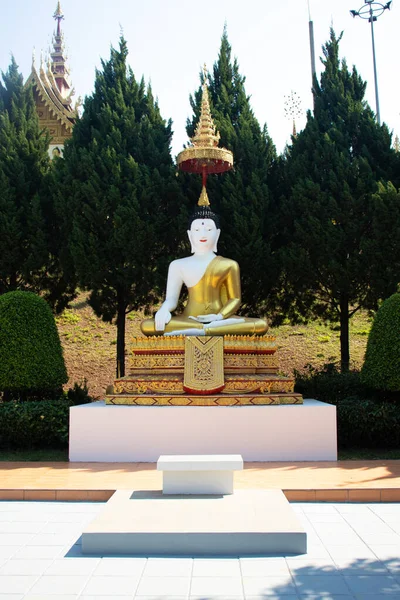 Tayland Chiang Rai Wat Saeng Kaeo Tapınağı — Stok fotoğraf