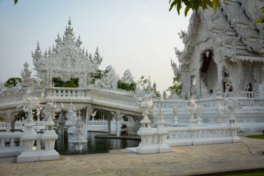 Tayland. Chiang Rai. Beyaz Tapınağın güzel bir manzarası