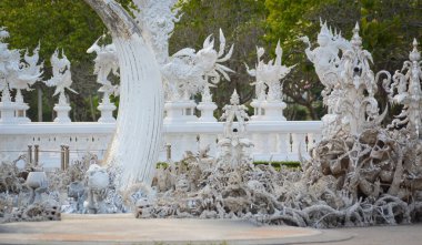 Tayland. Chiang Rai. Beyaz Tapınağın güzel bir manzarası