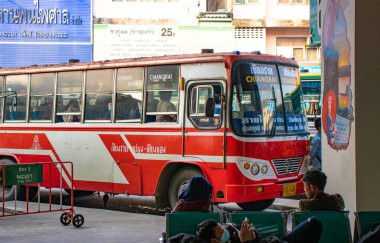 Tayland. Chiang Rai. Şehir terminali otobüsünün görüntüsü.