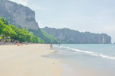 Tayland. Krabi sahilinin güzel bir manzarası..