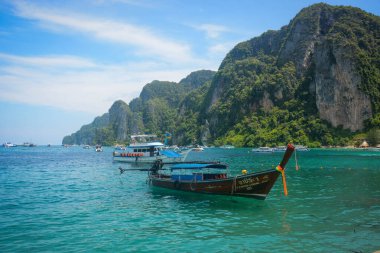 Tayland. Phi Phi Adası 'nın güzel bir manzarası. 