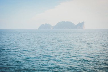 Tayland. Phi Phi Adası 'nın güzel bir manzarası. 