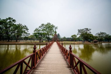 Tayland. Sukhothai. Şehrin güzel manzarası Tarihi Park.
