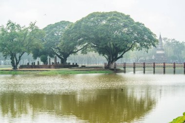 Tayland. Sukhothai. Şehrin güzel manzarası Tarihi Park.