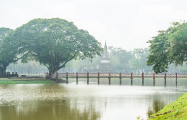 Tayland. Sukhothai. Şehrin güzel manzarası Tarihi Park.
