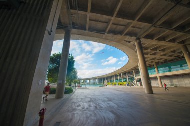 Singapur. Körfez kenarındaki bahçelerin manzarası