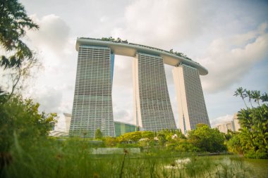 Singapur. Marina Körfezi Kumları manzarası