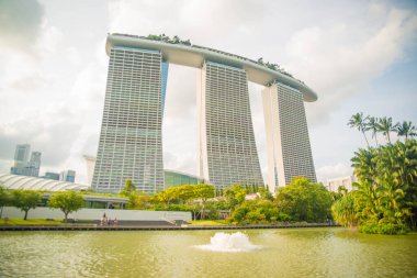 Singapur. Marina Körfezi Kumları manzarası