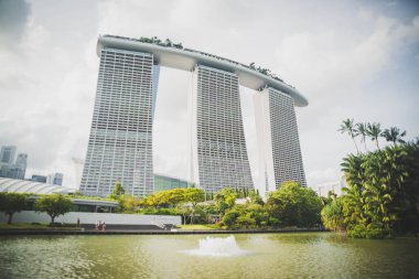 Singapur. Marina Körfezi Kumları manzarası