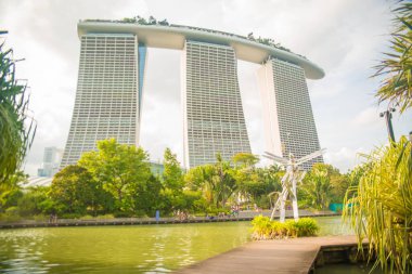 Singapur. Marina Körfezi Kumları manzarası