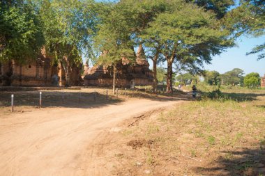 Myanmar. Bagan. Şehir tapınaklarının güzel manzarası.