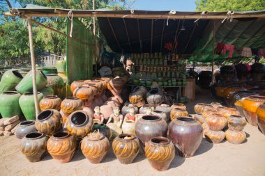 Myanmar. Bagan. Şehrin ve Burma halkının güzel bir manzarası..