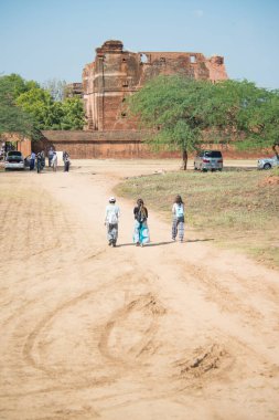 Myanmar. Bagan. Şehir tapınaklarının güzel manzarası.