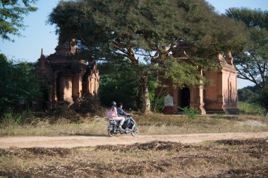 Myanmar. Bagan. Şehir tapınaklarının güzel manzarası.