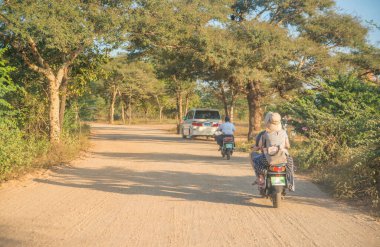 Myanmar. Bagan. Şehrin ve Burma halkının güzel bir manzarası..