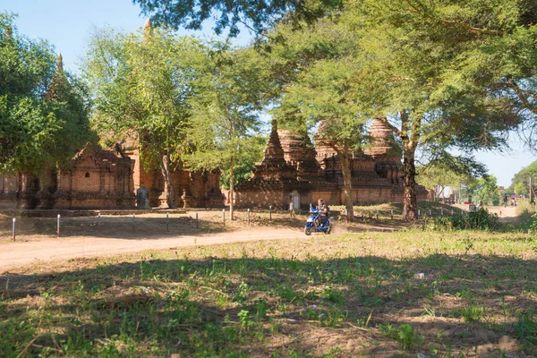 Myanmar Bagan Turisté Navštěvující Městské Chrámy — Stock fotografie
