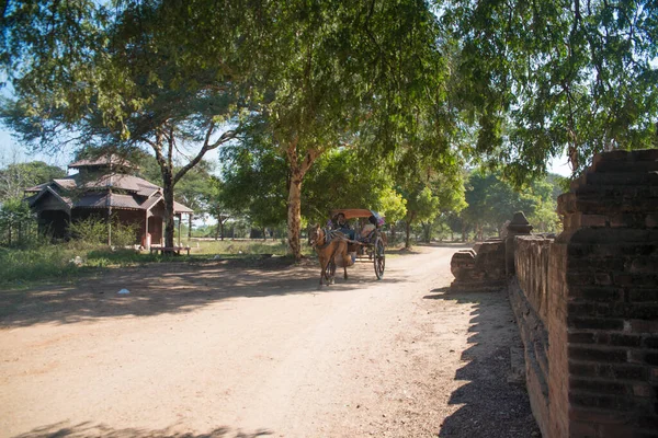 Myanmar Bagan Les Touristes Visitant Les Temples Ville — Photo